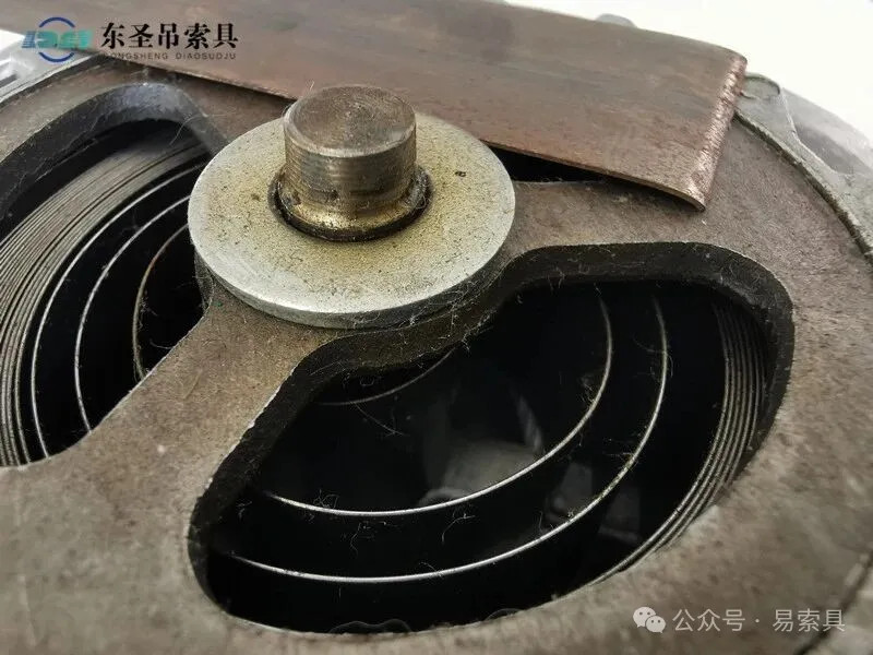 人体防坠器卷簧
